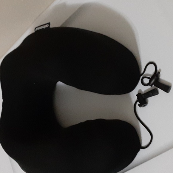 Cabeau Travel Neck Pillow - Picture 2 of 4